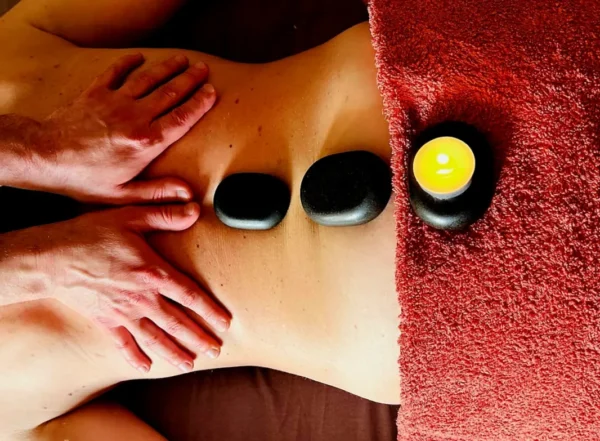 Massage pierre chaude